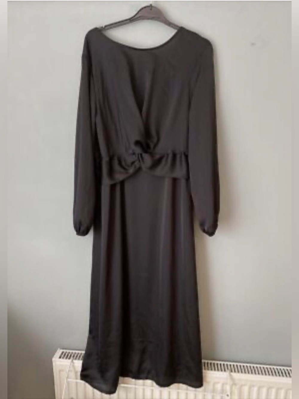 Boohoo Black Long Sleeve Twist-Front midi Dress